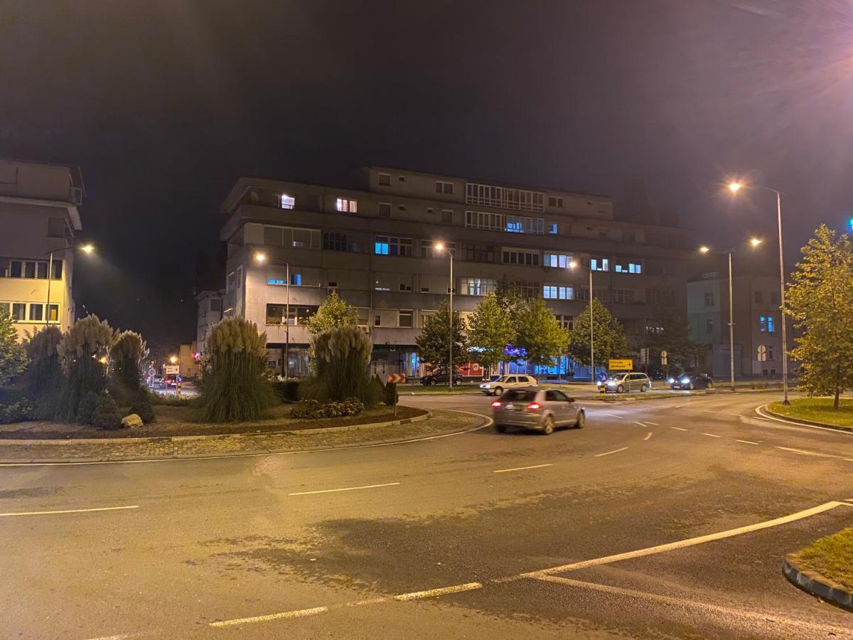 Apartman Amy Delux Zenica Buitenkant foto