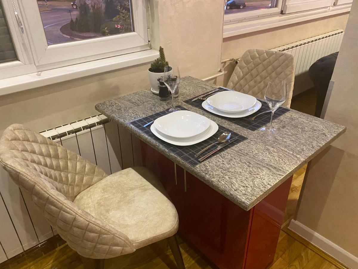 Apartman Amy Delux Zenica Buitenkant foto