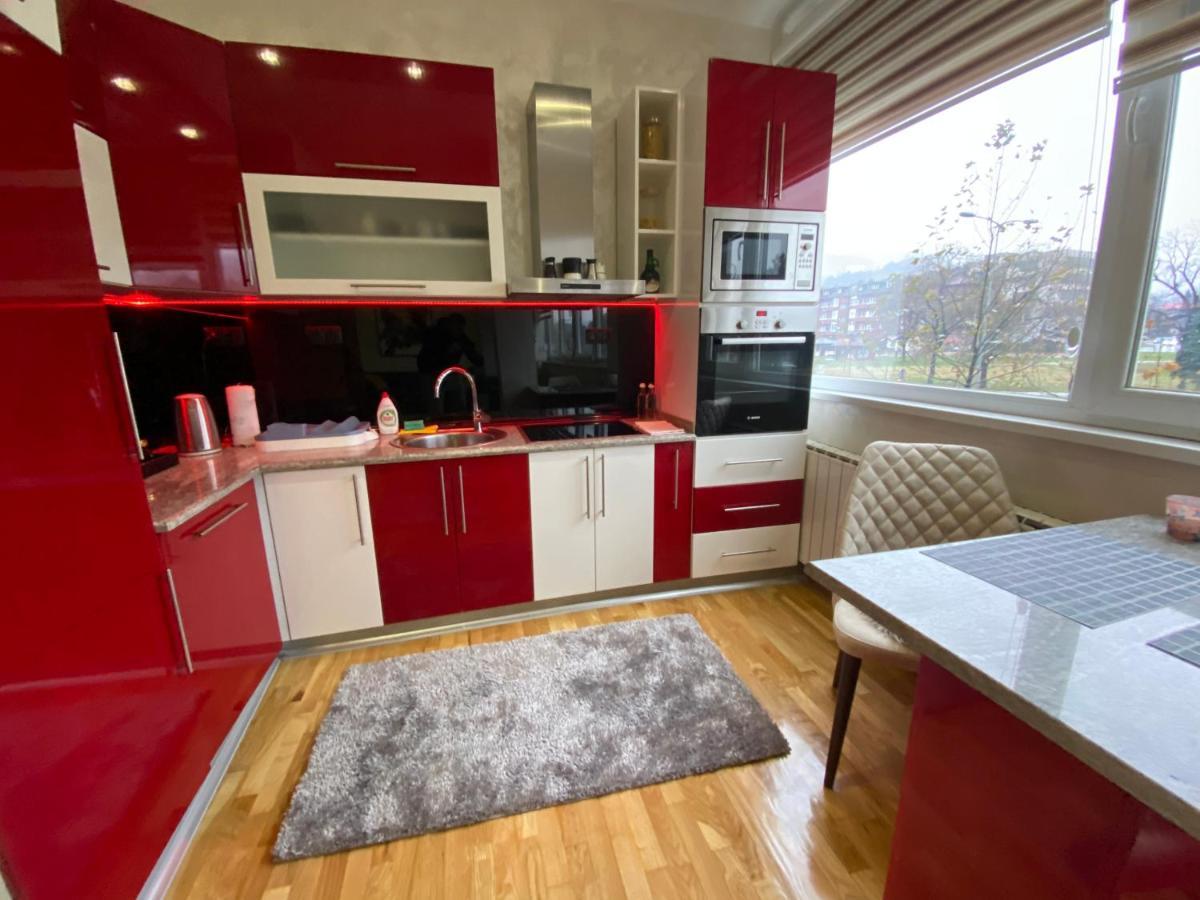 Apartman Amy Delux Zenica Buitenkant foto